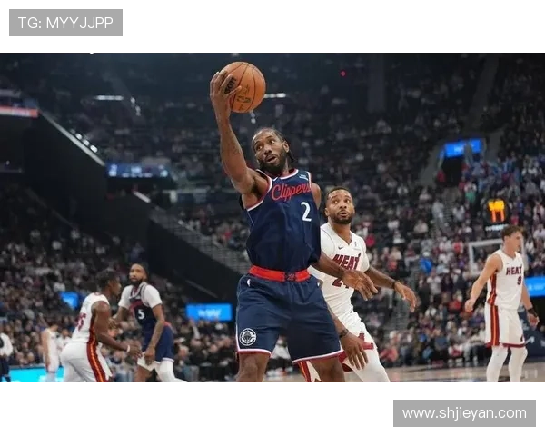 阿德巴约砍下25分10篮板哈登贡献29分7助攻8篮板 热火险胜快船仅差1分