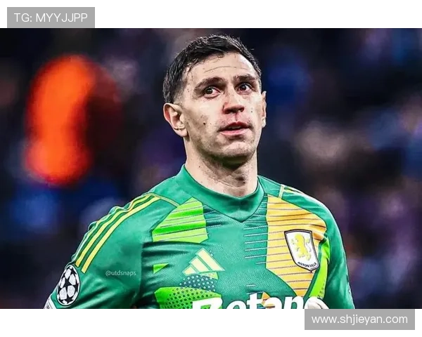 维拉撤销大马丁副队长职务 今夏转会曼联未果引发关注