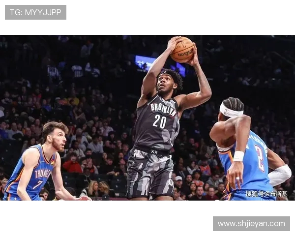 阿夫迪亚快攻吸引防守助夏普追身三分稳稳命中瞬间引爆全场气氛高涨